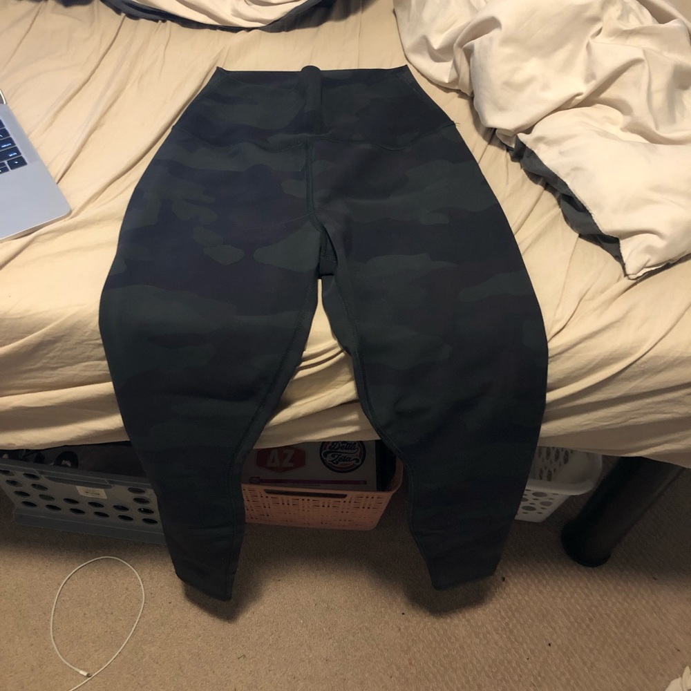 Camo Alo Leggings